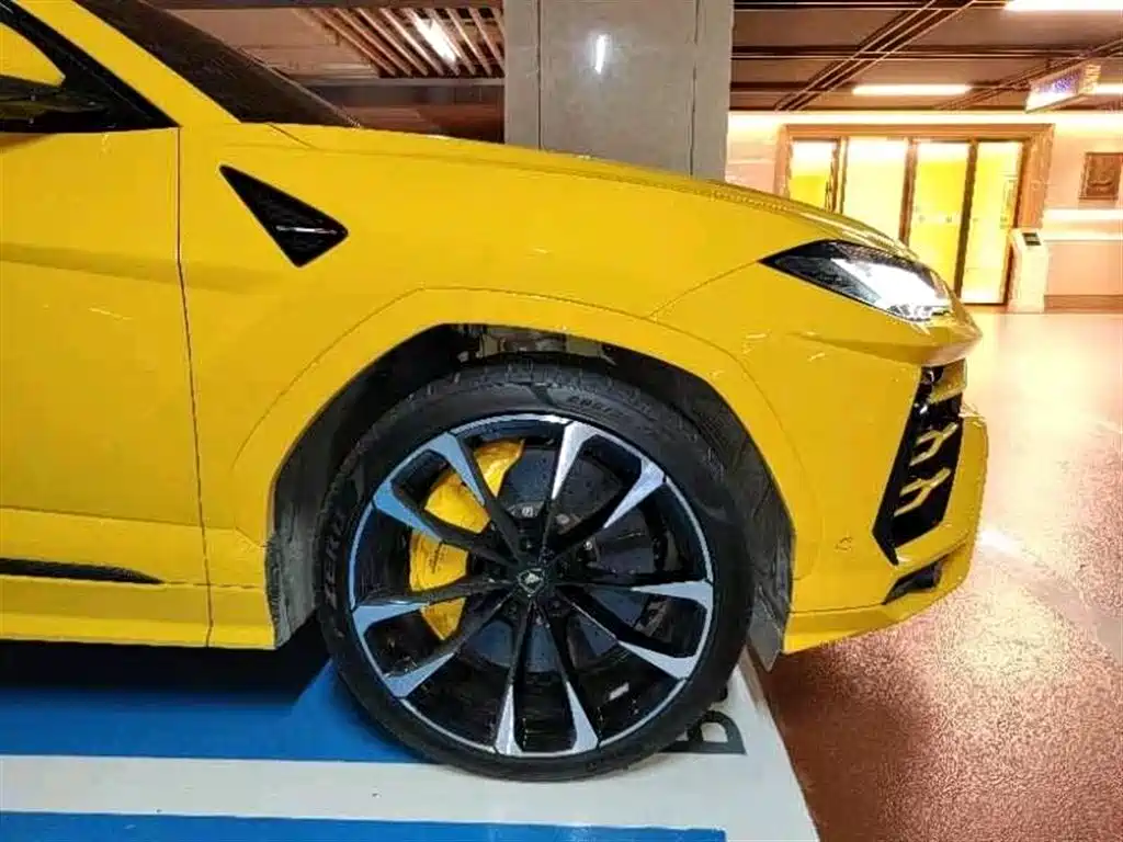 Lamborghini Urus 2021 4.0T V8 фото 8