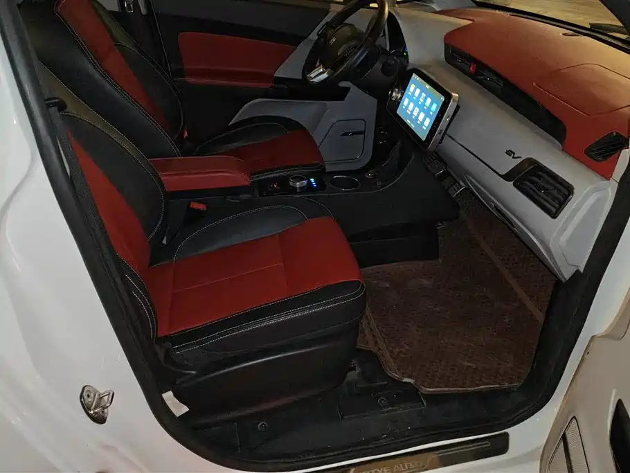 ZOTYE E200