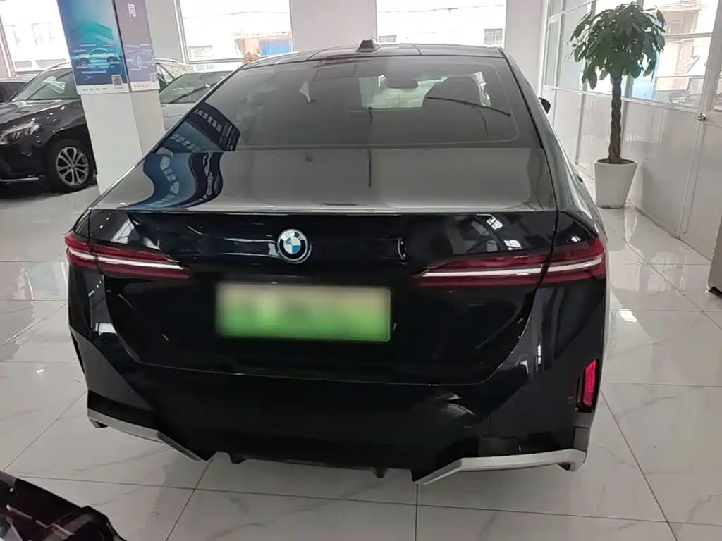 BMW i5 2025 2025 eDrive 35L M Sport Package