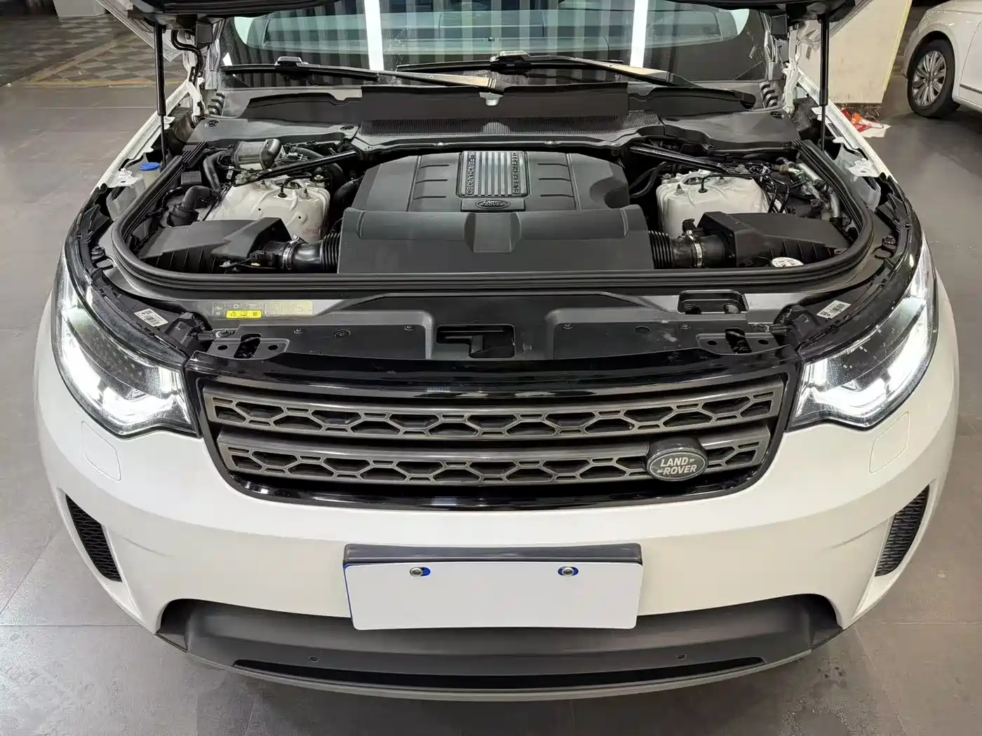 Land Rover Discovery 2019 3.0 SC V6 SE фото 21