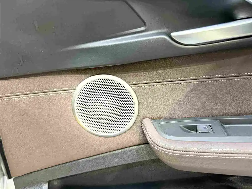 BMW 1 Series 2021 Facelift 120i M Sport Shadow Edition фото 14