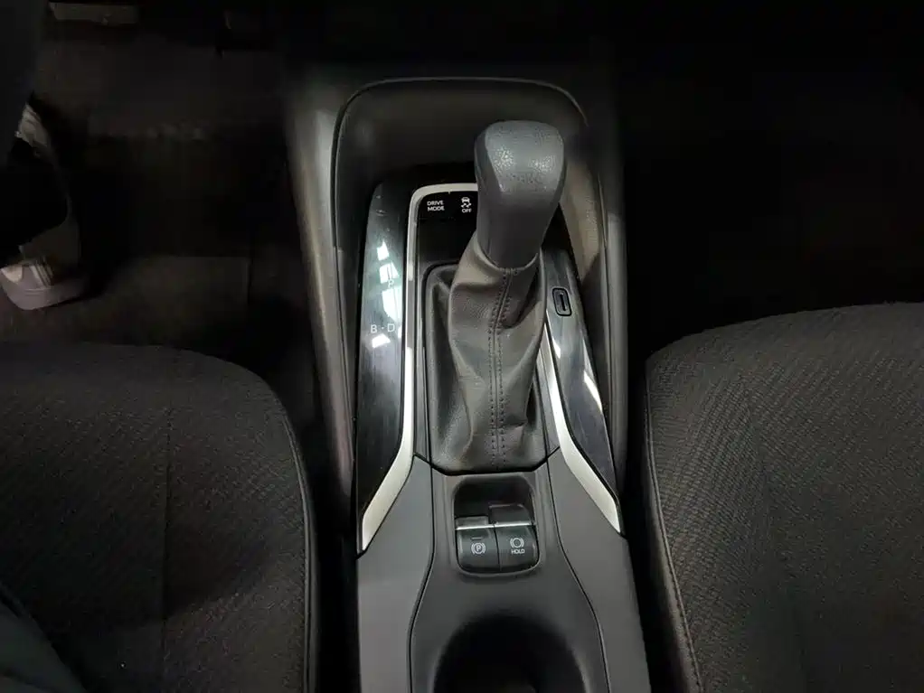 Toyota Corolla 2021 Hybrid 1.8L E-CVT Elite Edition фото 15