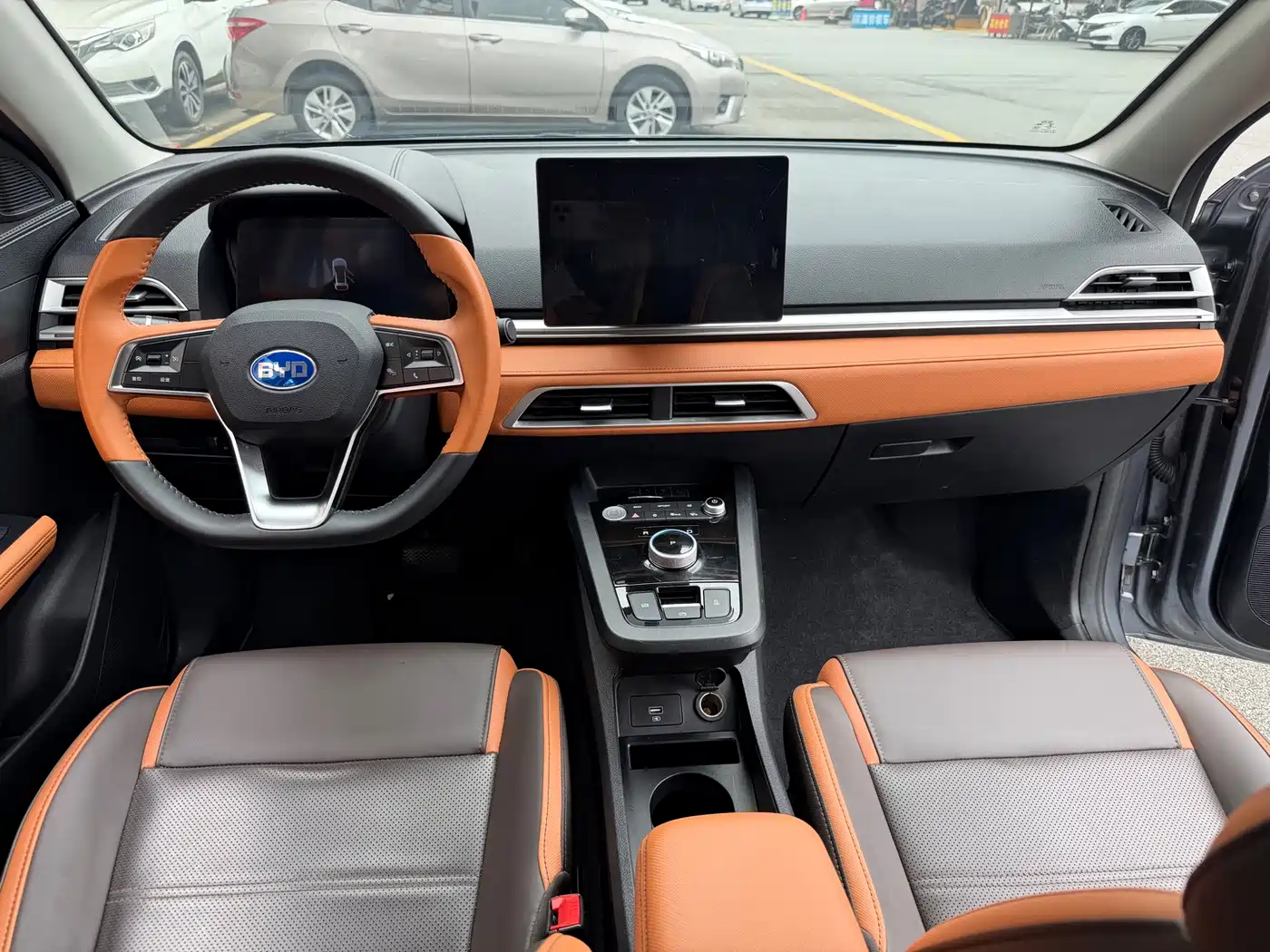 BYD e2 2021 Luxury Edition фото 26