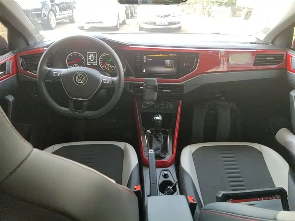 Volkswagen Polo 2021 Plus 1.5L Automatic Colorful Tech Edition фото 10