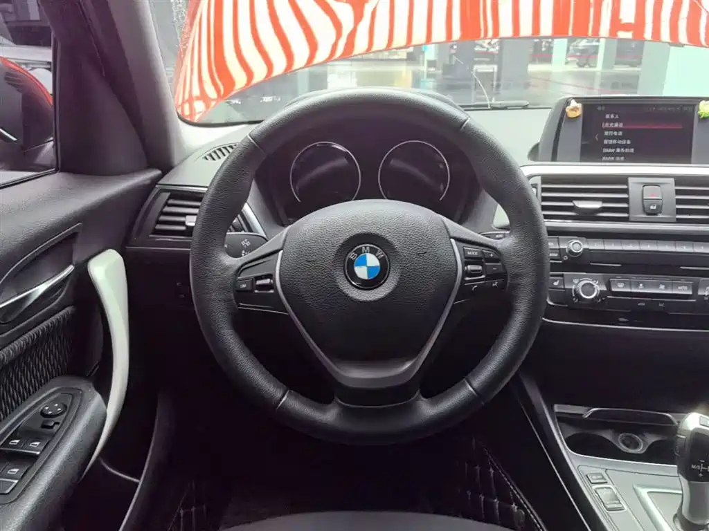 BMW 1 Series (Import) 2018 118i Leading фото 11