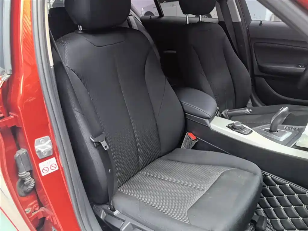 BMW 1 Series (Import) 2018 118i Leading фото 25