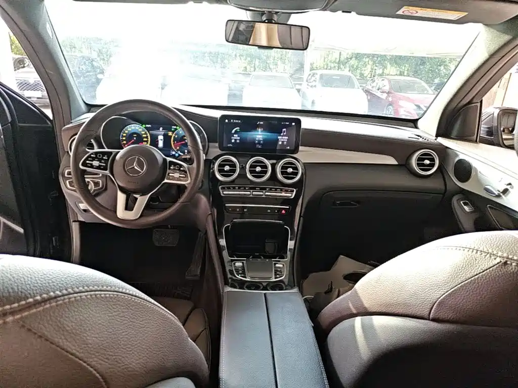 Mercedes-Benz GLC 2020 Facelift GLC 260 L 4MATIC Dynamic фото 10