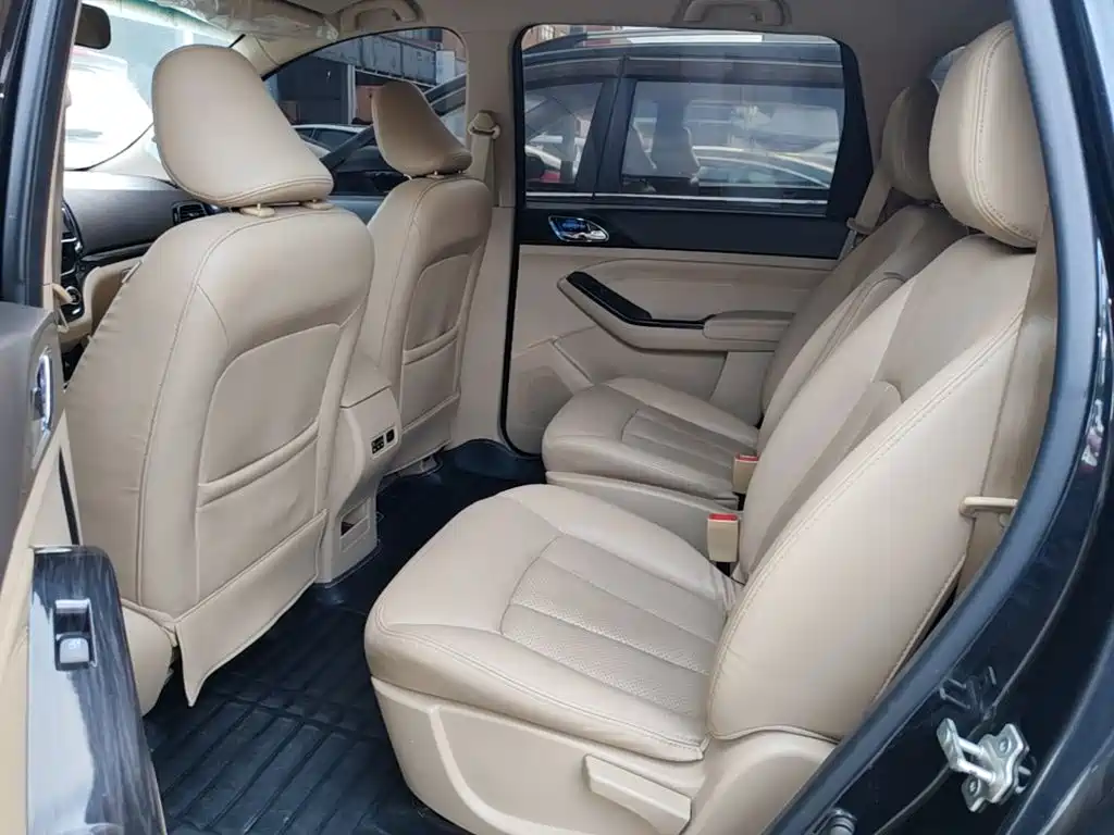 Baojun 730 2015 2014 1.5L Manual Comfort ESP Edition 7-Seater