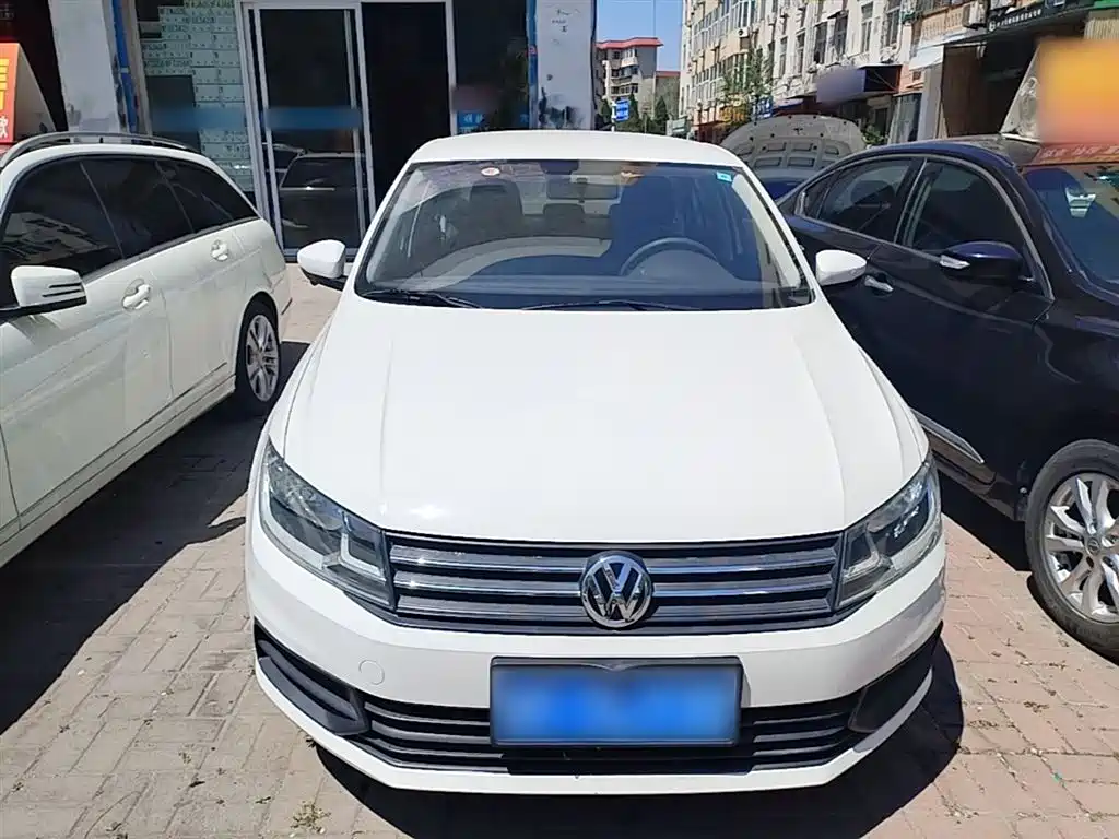 VOLKSWAGEN SANTANA