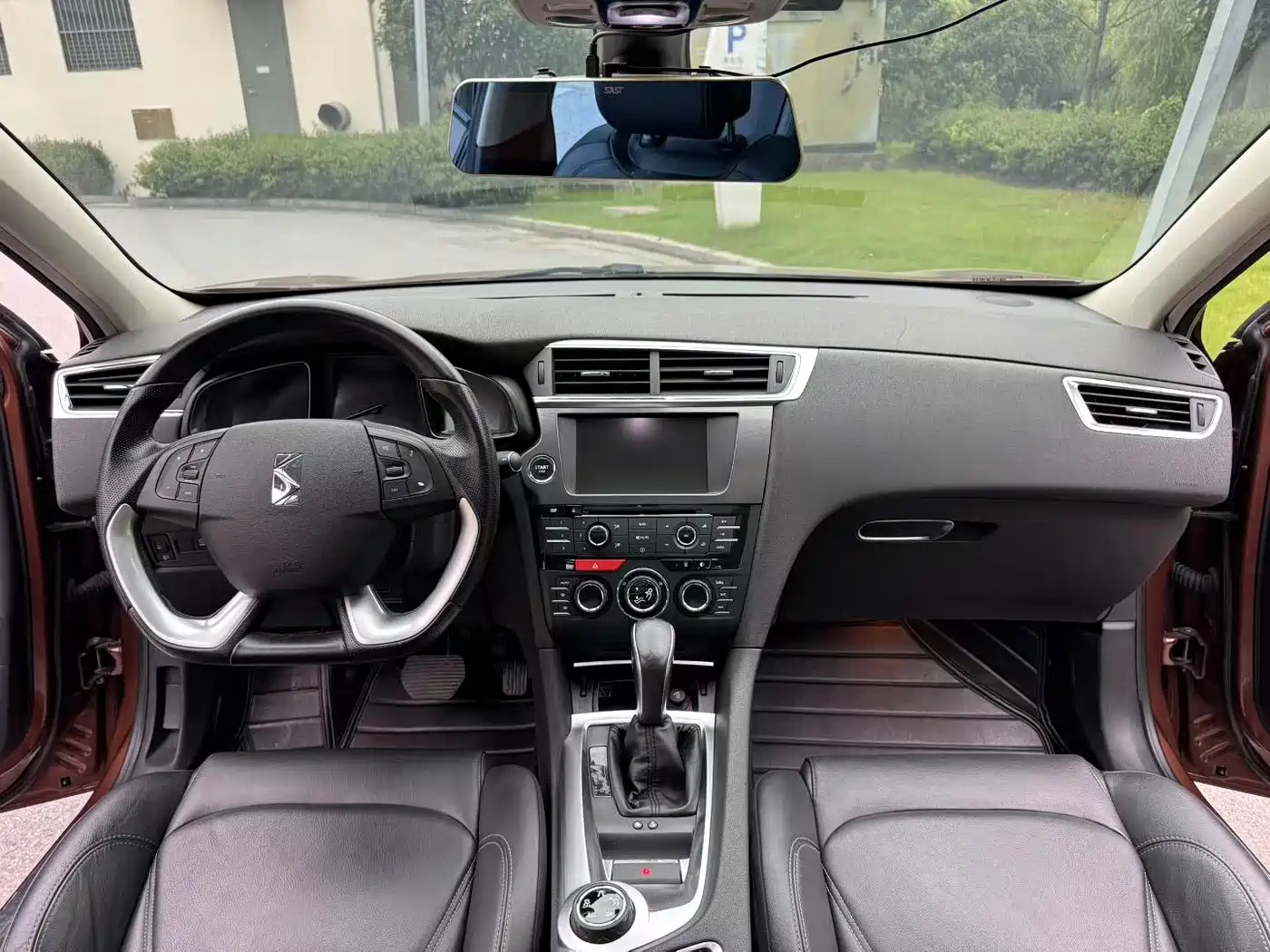 DS 6 2015 2014 1.6T Luxury Edition THP200