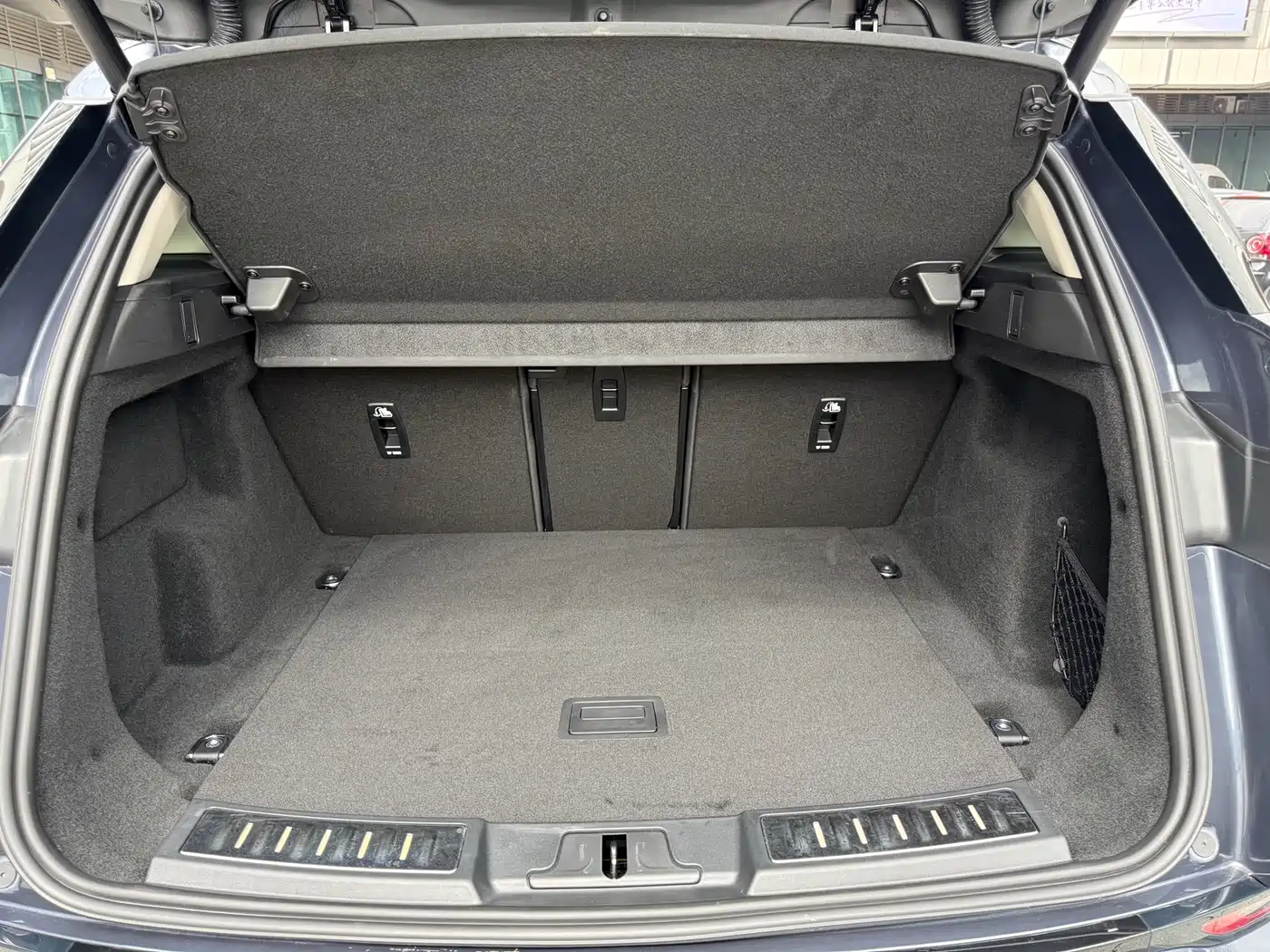 Land Rover Range Rover Evoque 2024 Range Rover Evoque L 249PS Light Master Edition фото 28
