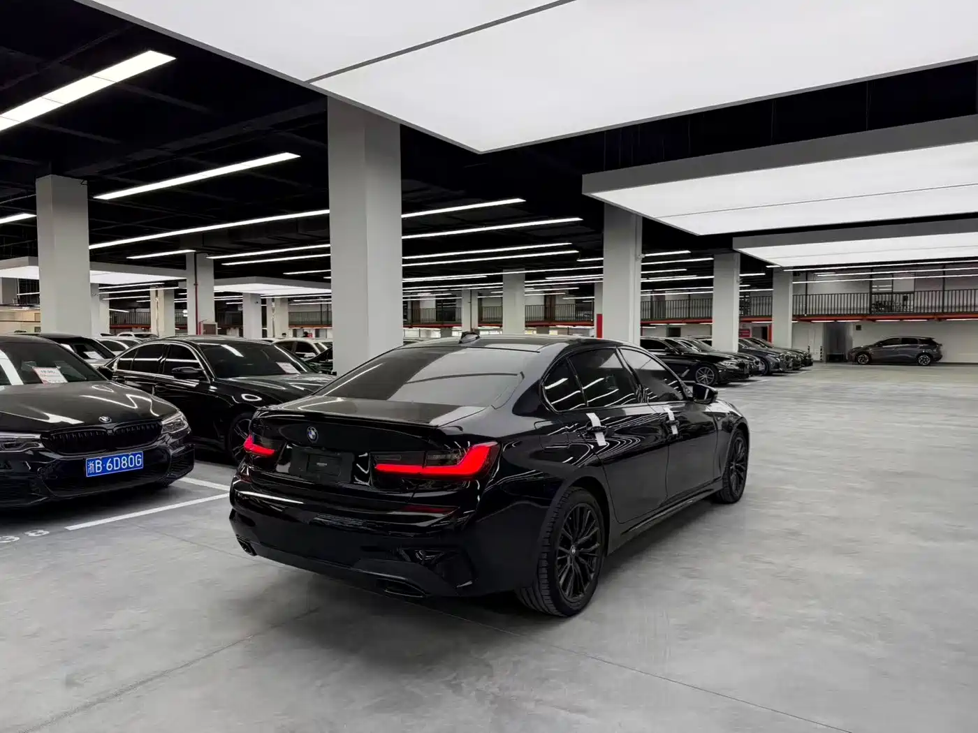 BMW 3 Series 2022 325Li M Sport Shadow Edition фото 14