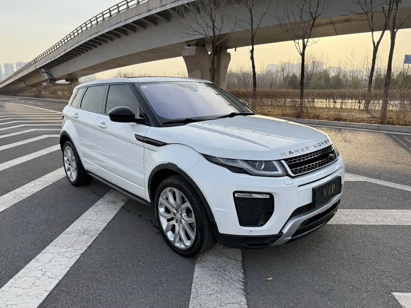 Land Rover Range Rover Evoque 2018 240PS SE DYNAMIC Smart Edition фото 3