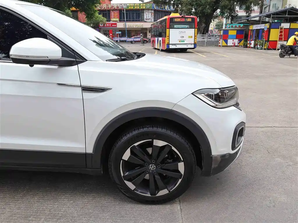 Volkswagen Tanying 2021 1.5L Automatic Smart Connect Edition фото 28