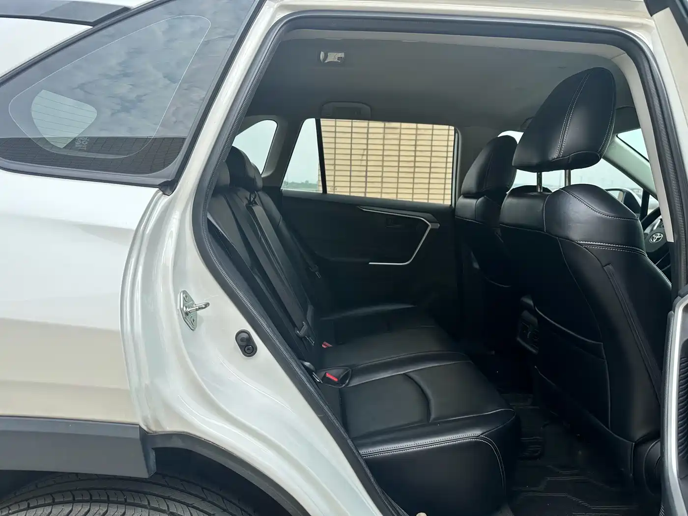 Toyota RAV4 Rongfang 2022 2.0L CVT 2WD Urban Edition фото 17