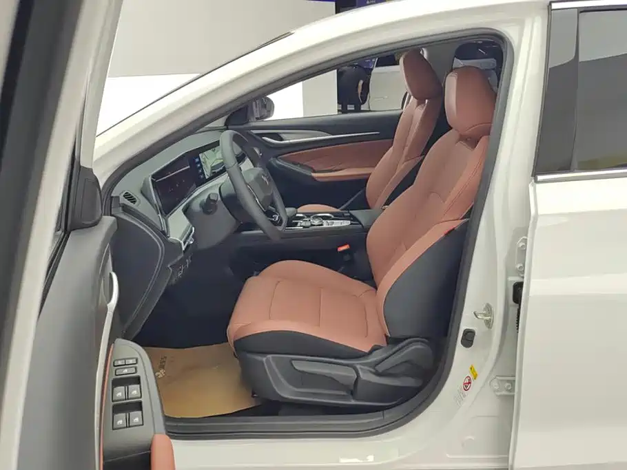 Photo 9 - Changan Eado