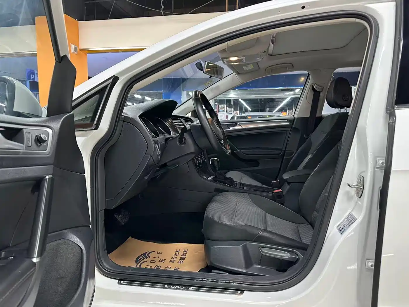 Volkswagen Golf 2018 230TSI Automatic Comfort фото 5