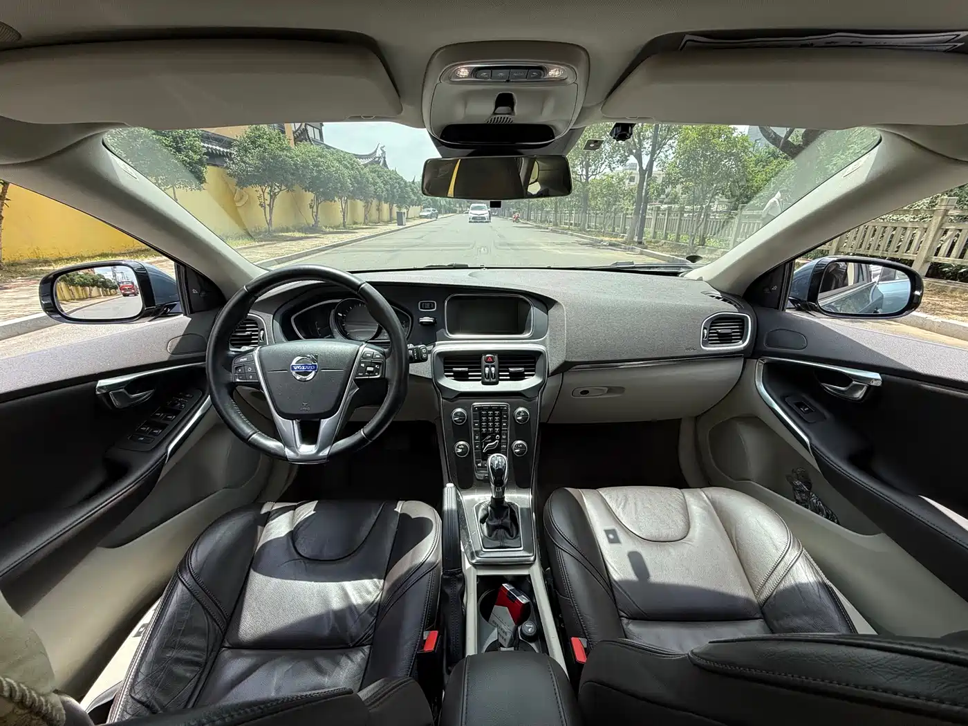 Volvo V40 2013 2014 2.0T Zhiya Edition