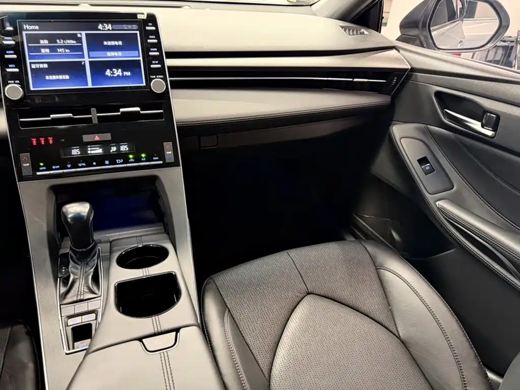 Photo 17 - Toyota Avalon