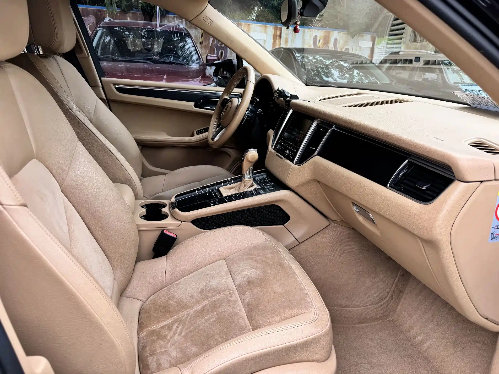 Photo 9 - Porsche Macan