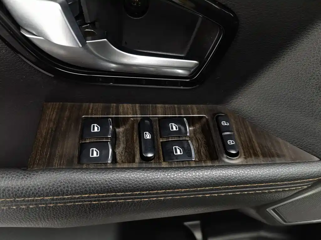 Landwind X7 2015 2015 2.0T Panorama Premium