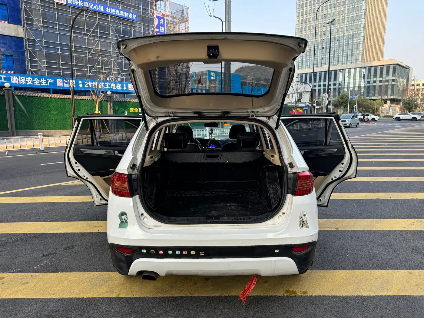 Фото 13 - Zhonghua V5