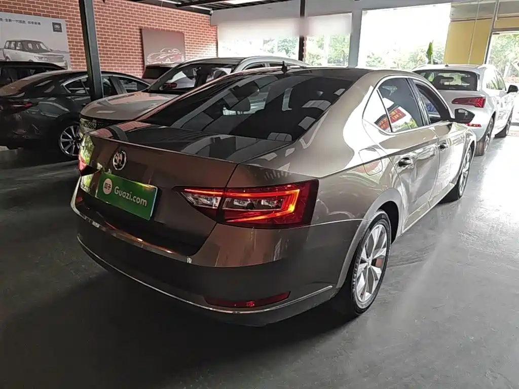 Škoda Superb 2019 TSI280 DSG Comfort Edition фото 7