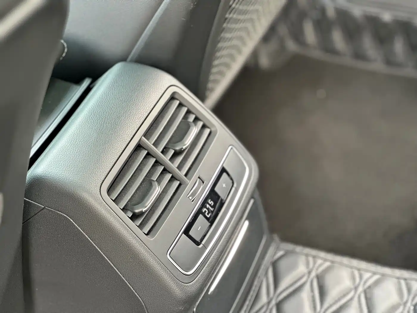 Audi A4L 2022 40 TFSI Luxury Dynamic фото 8