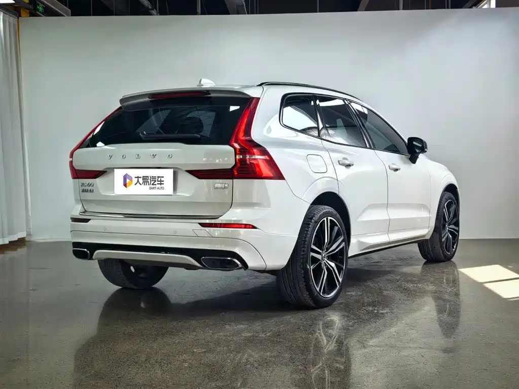 VOLVO XC60 PLUG IN HYBRID