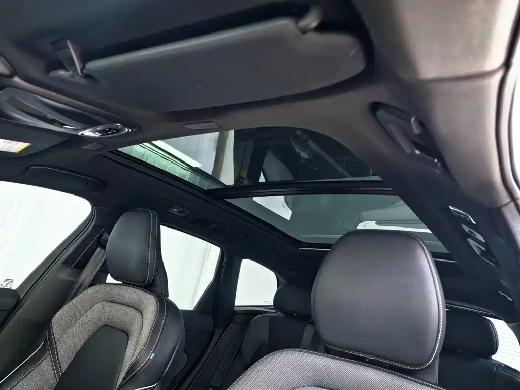 VOLVO XC60 PLUG IN HYBRID