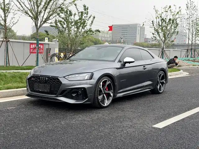 AUDI RS 5
