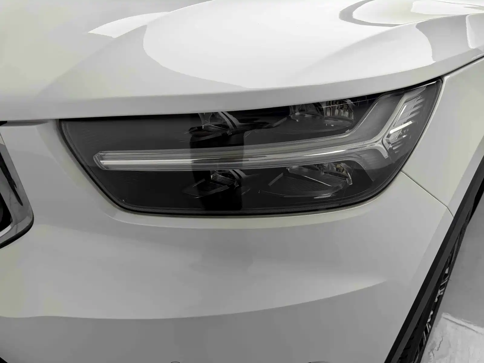 Фото 11 - Volvo XC40