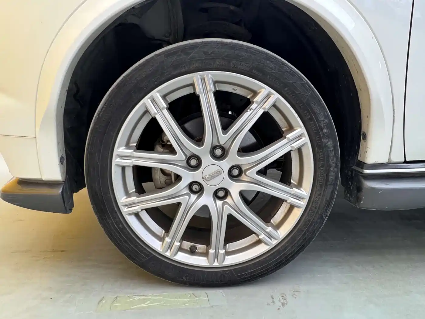 Infiniti ESQ 2016 2014 1.6L Free Edition