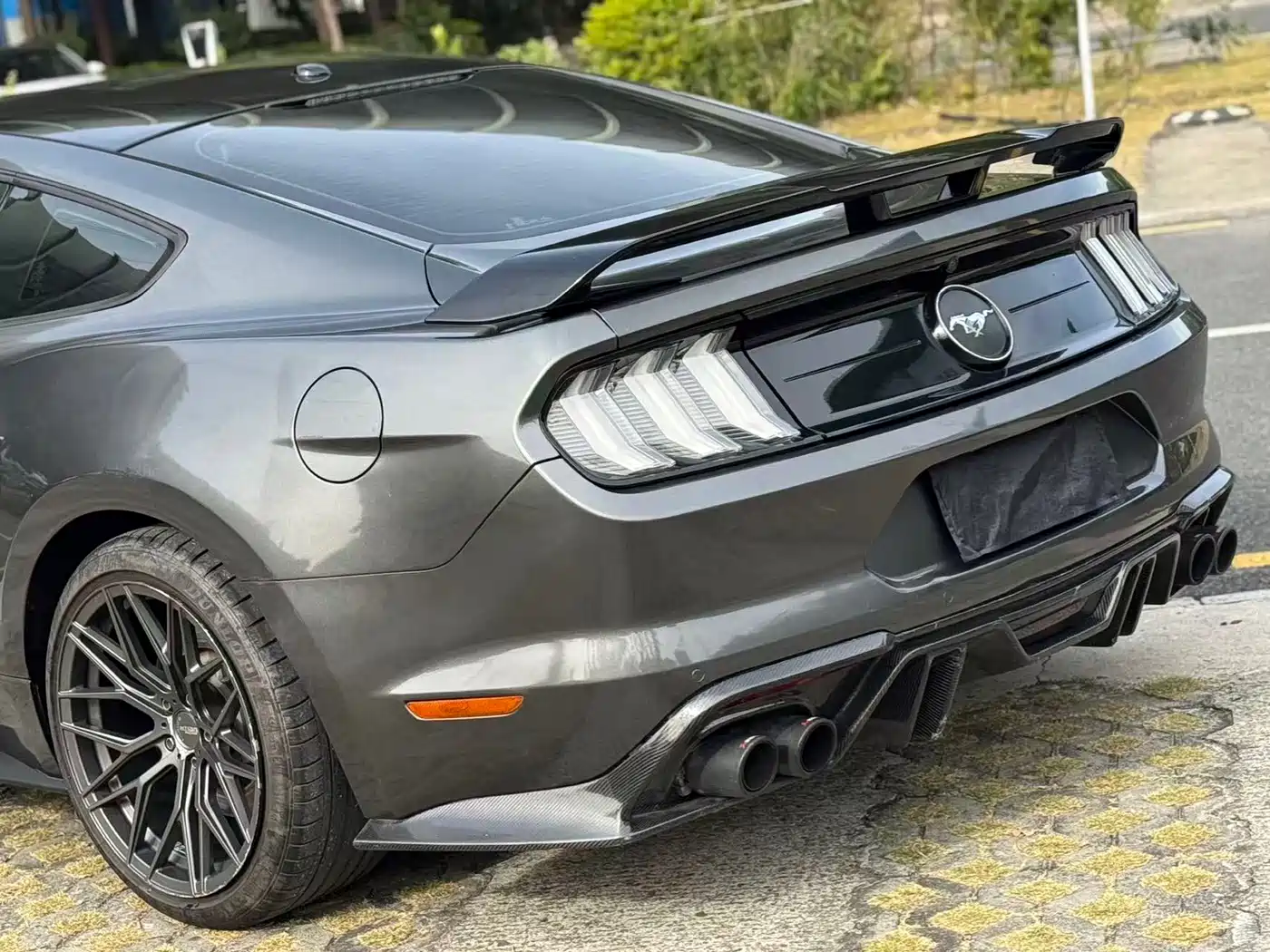 Ford Mustang 2020 2.3L EcoBoost Obsidian Phantom Special Edition фото 18