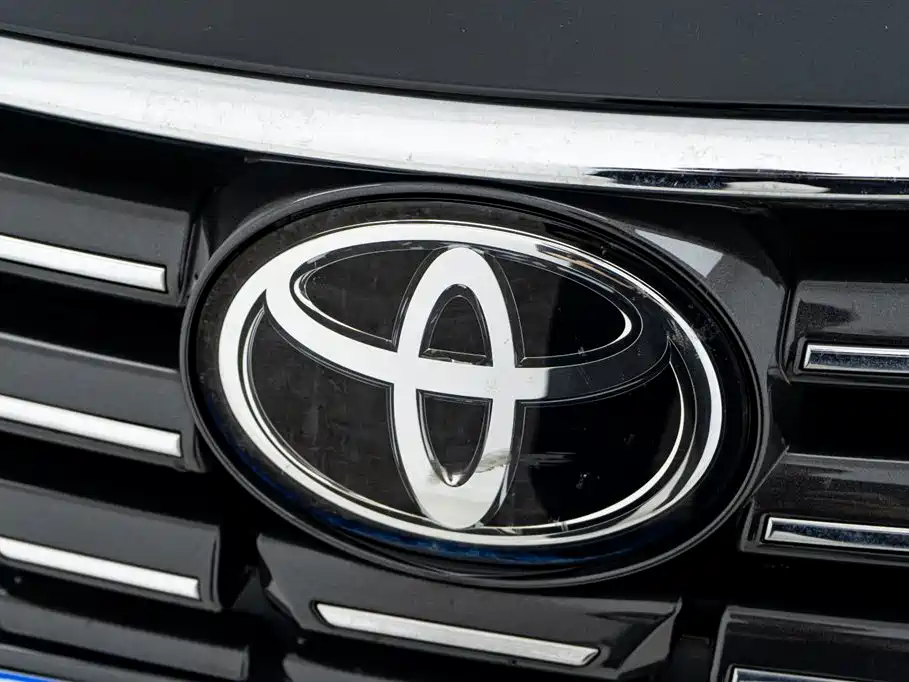 Toyota Avalon 2022 2.0L Luxury Edition фото 9