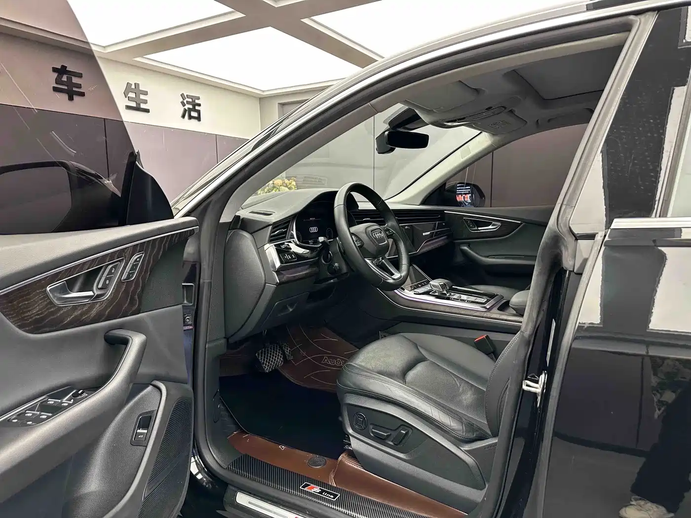 Audi Q8 2021 Model 55 TFSI Luxury Dynamic фото 4