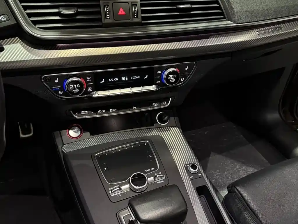 Photo 12 - Audi Q5L