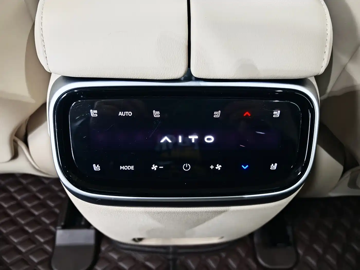 AITO Wenjie AITO M7 2024 Model 1.5T Smart Drive RWD Max 5-Seater фото 13