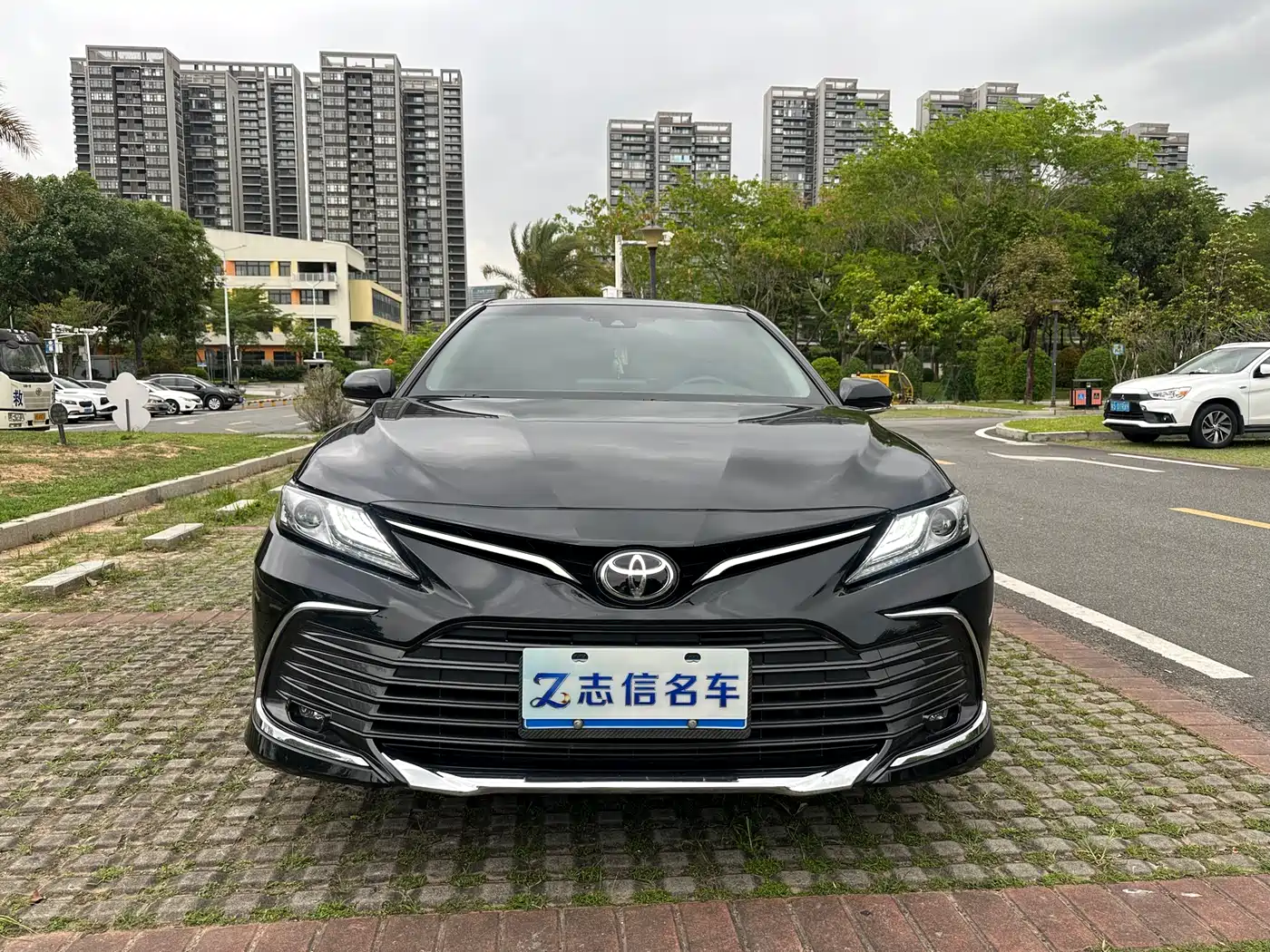 Toyota Camry 2023 2.0G Luxury Edition фото 3