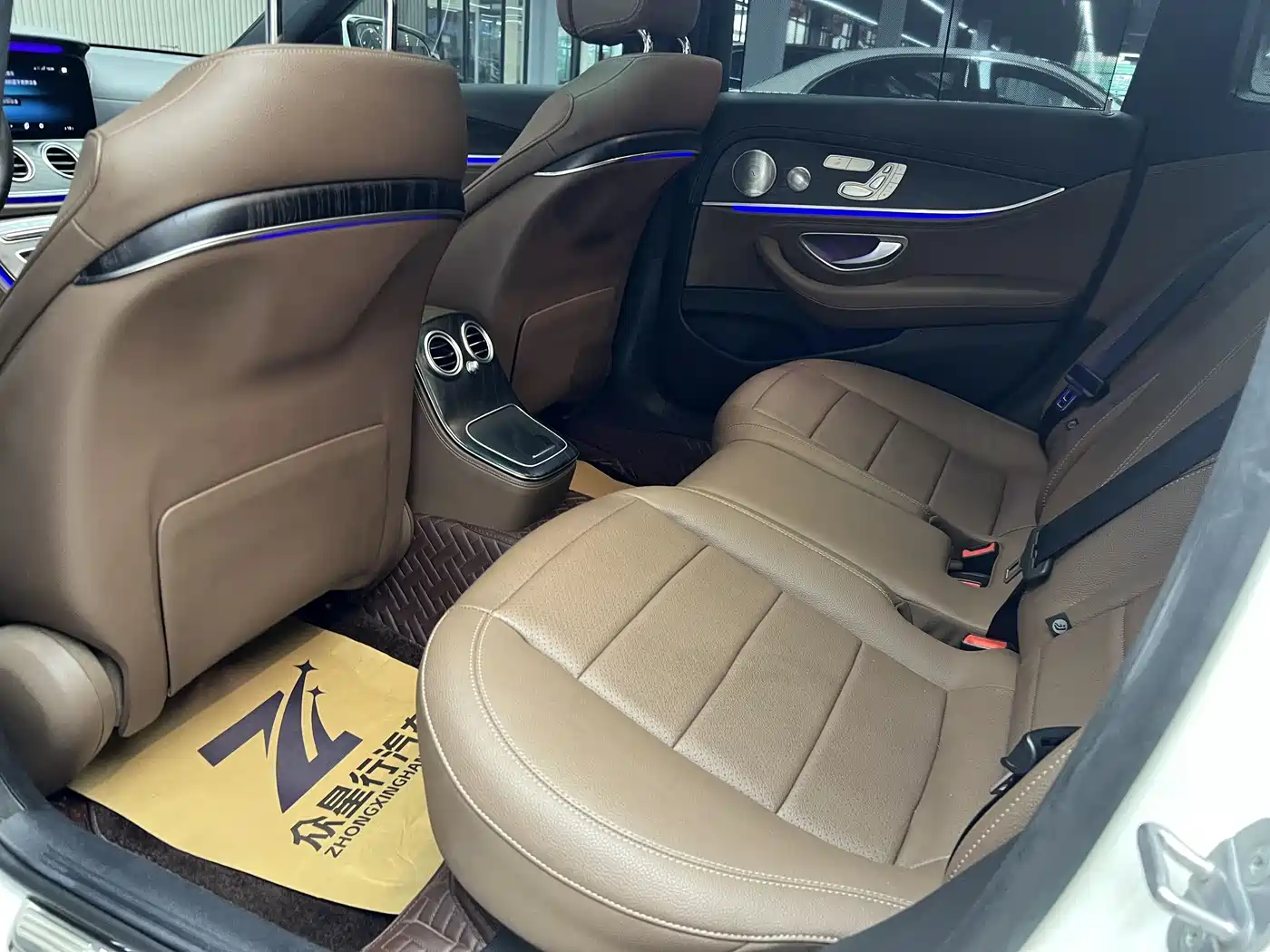Mercedes-Benz E-Class 2021 E 300 L Sport Luxury Edition фото 10