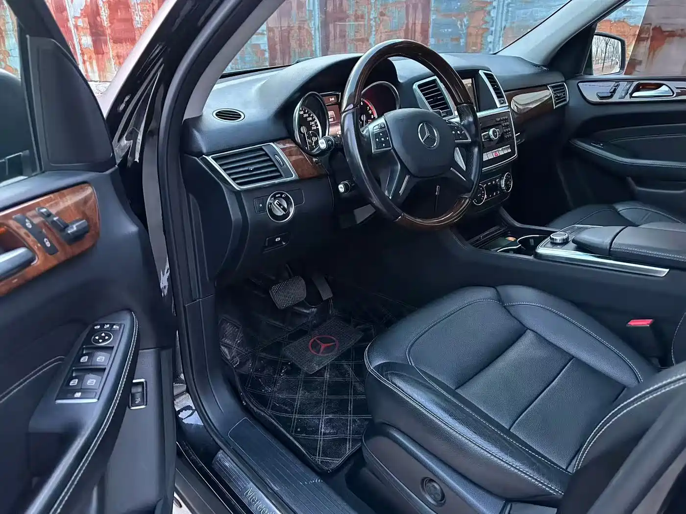 Mercedes-Benz M-Class 2014 ML 320 4MATIC фото 4