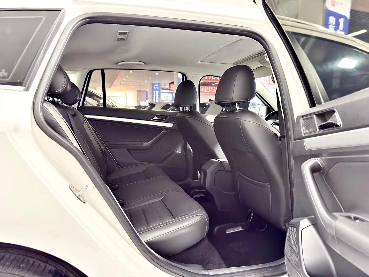 Volkswagen Lavida Tour 2017 230TSI DSG Comfort Edition фото 12