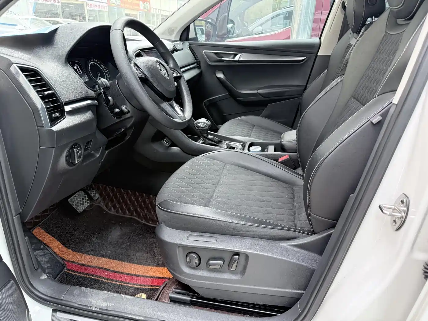 Škoda Karoq 2019 TSI280 Smart Drive Luxury Edition China V фото 9