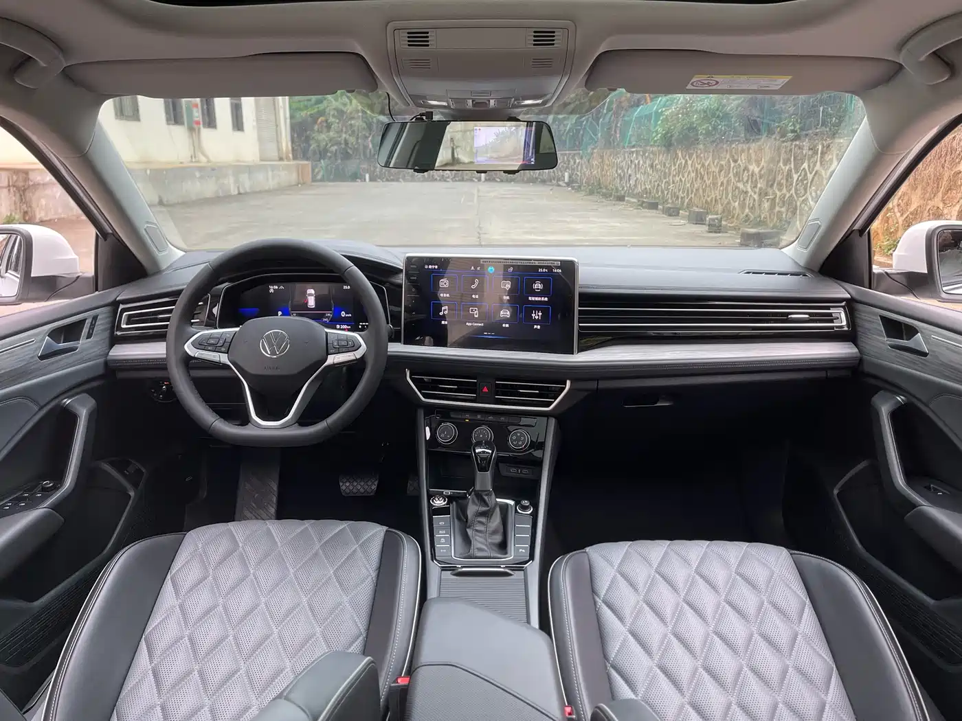 Volkswagen Sagitar 2023 300TSI DSG Surpassing Edition фото 6