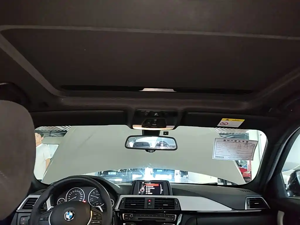 BMW 3 Series 2017 320i M Sport фото 18