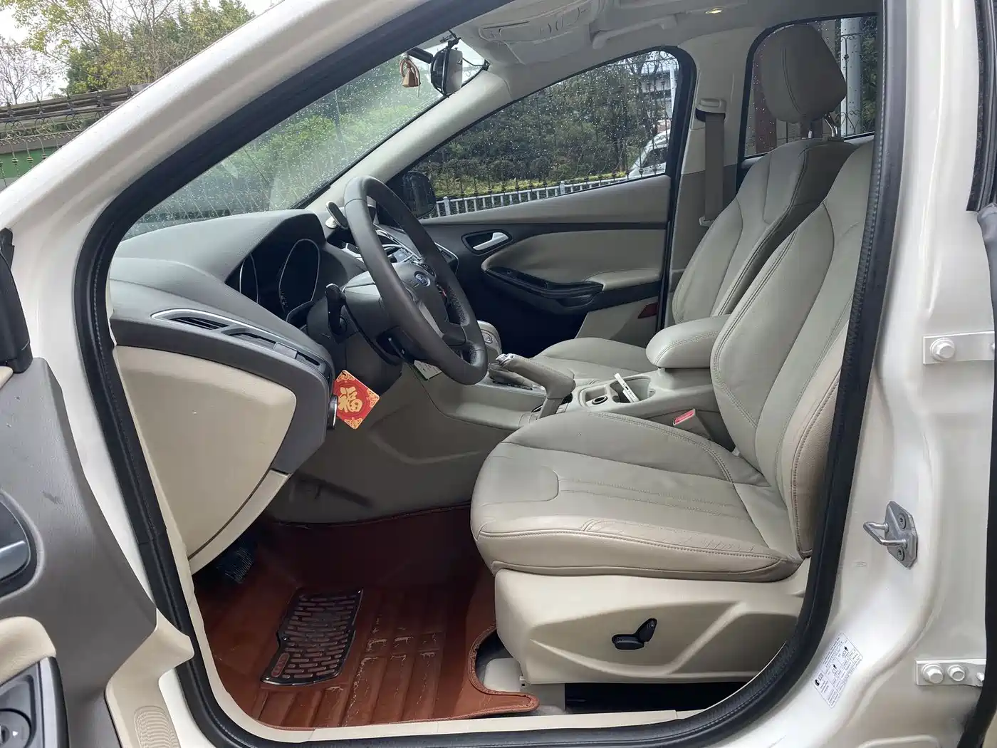 Photo 8 - Ford Focus