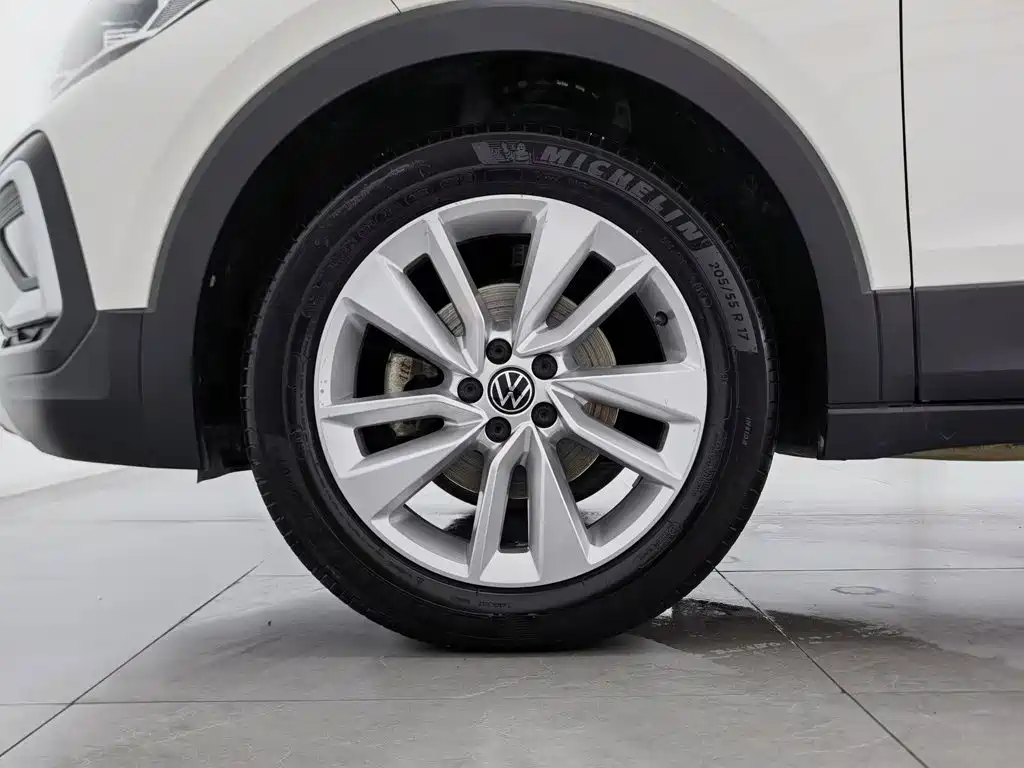 Фото 17 - Volkswagen T-Cross