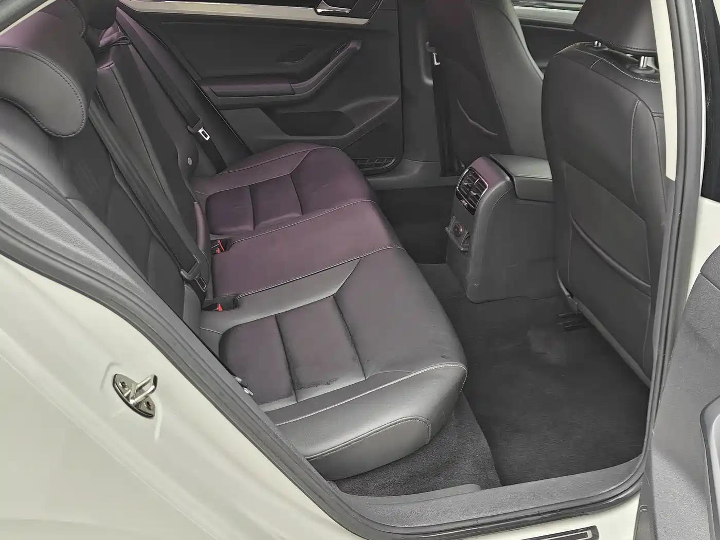 Volkswagen Sagitar 2017 1.6L Automatic Comfort фото 7
