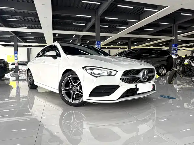 MERCEDES-BENZ CLA