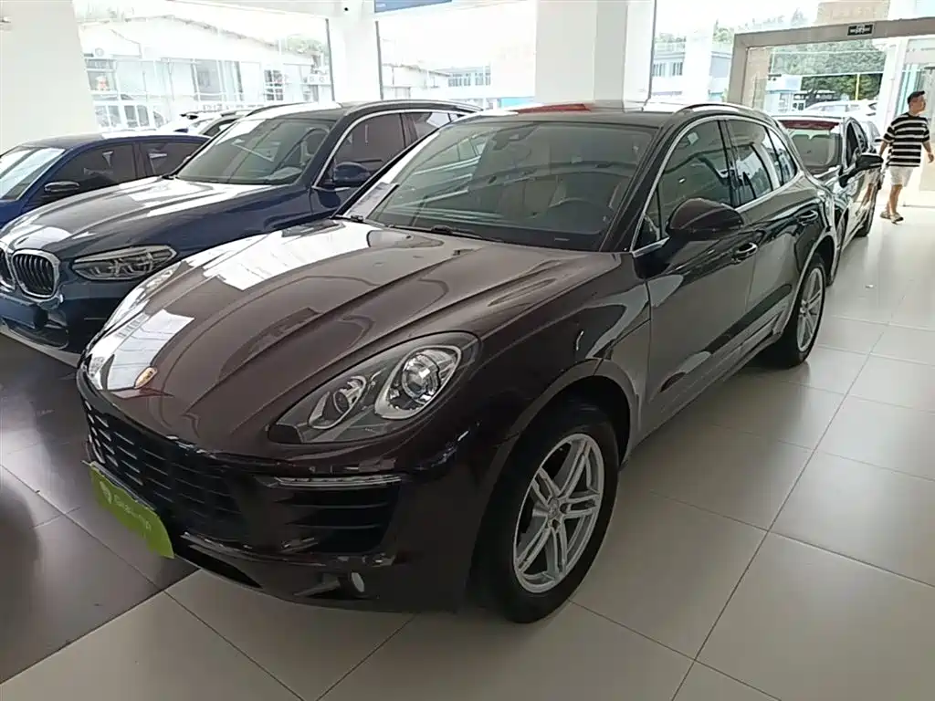 Porsche Macan 2017 Macan 2.0T фото 2